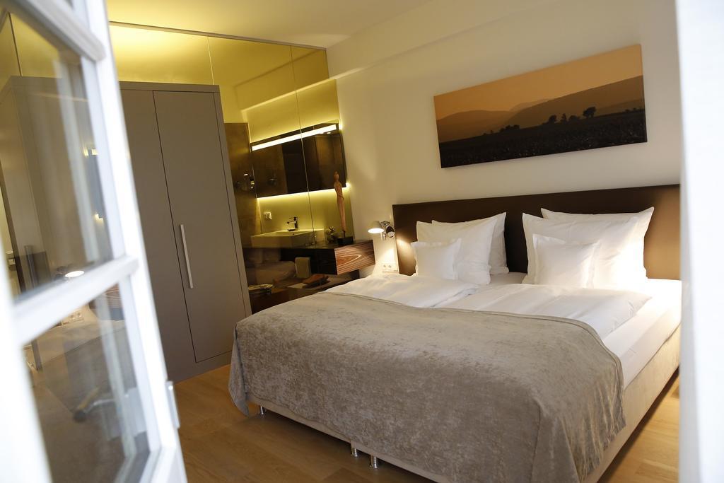 Hotel Weinhaus Henninger à Kallstadt Extérieur photo